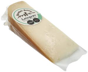 Hol Ysteri Leirgrøv hvit geitost av stølsmjølk