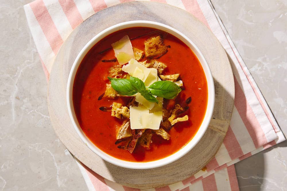 Foodyfly Tomatsuppe med squash og basilikum