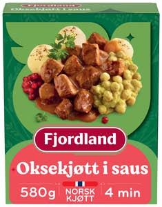 Fjordland Oksekjøtt i saus Med ertestuing, poteter og tyttebærsyltetøy