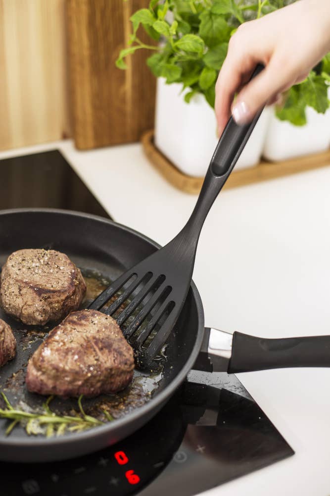 Gastromax Stekespade med hull 29,5 cm