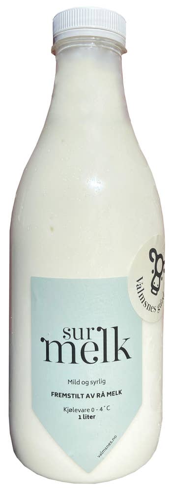 Valmsnes Gård Surmelk Upasteurisert