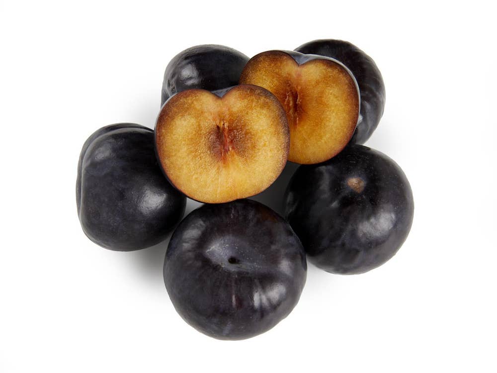 Blå / Rød Plommer I kurv, Italia / Spania