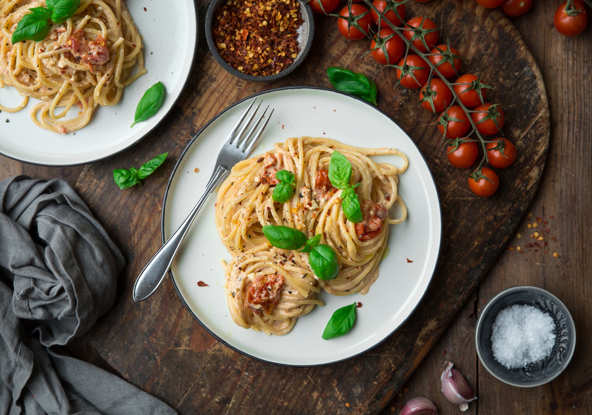 TikTok-pasta med ovnsbakt fetaost og tomat