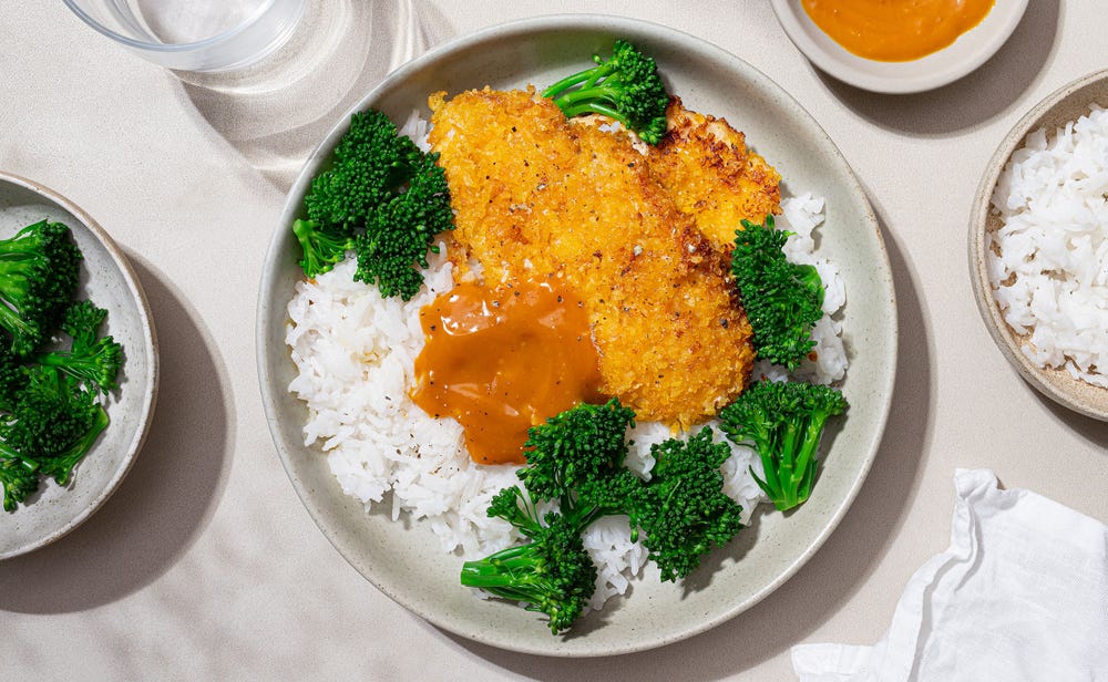 Rask crispy sataykylling med brokkolini og ris
