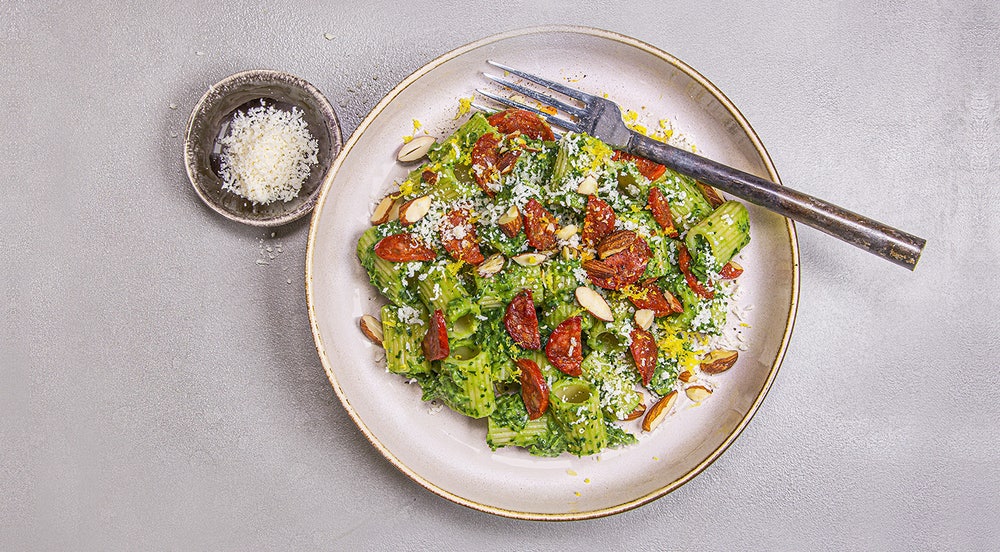 Pasta med avokado og chorizo