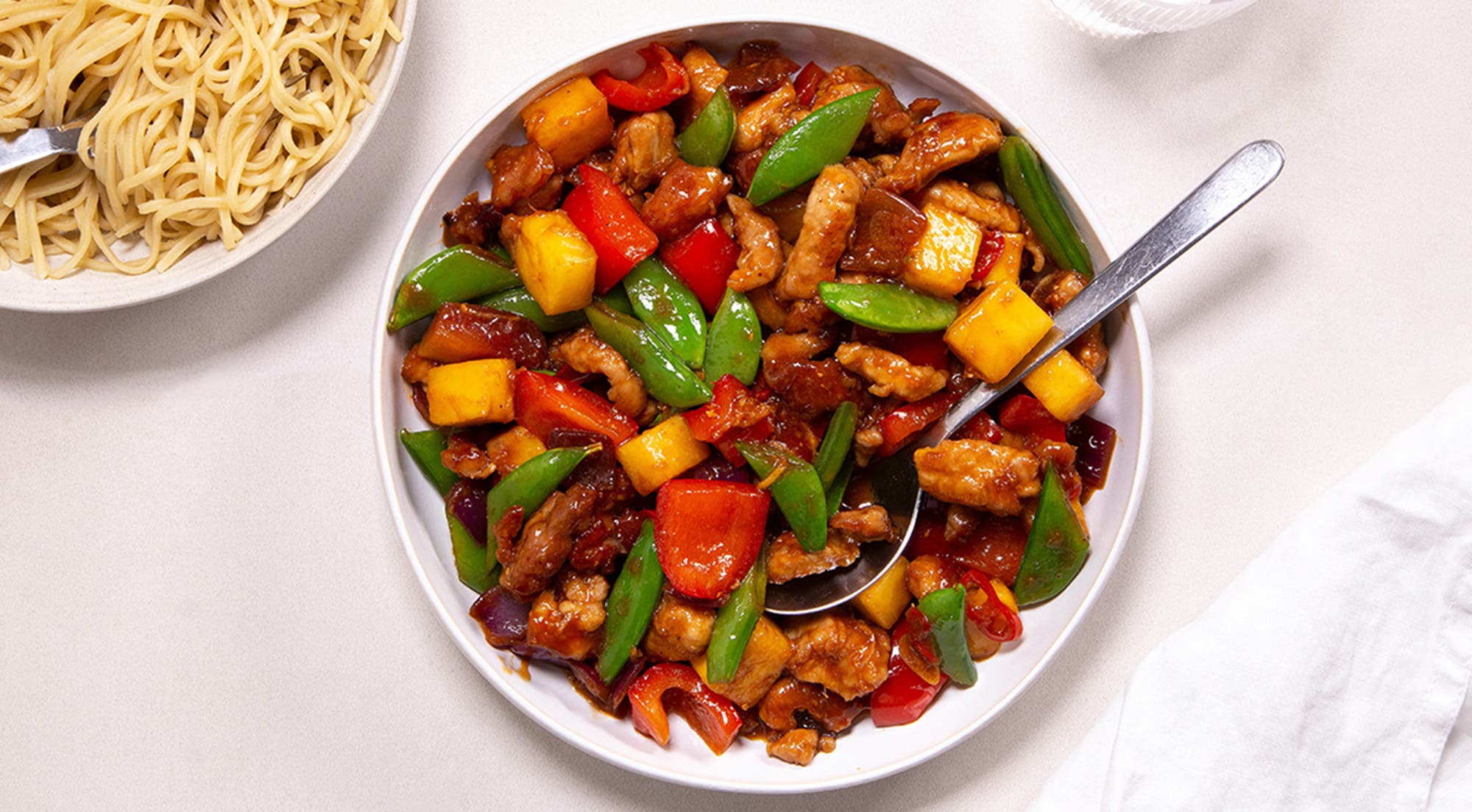 Svinekjøtt sweet and sour med nudler