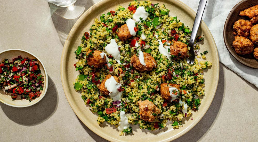 Bulgur- og brokkolisalat med lammekjøttboller