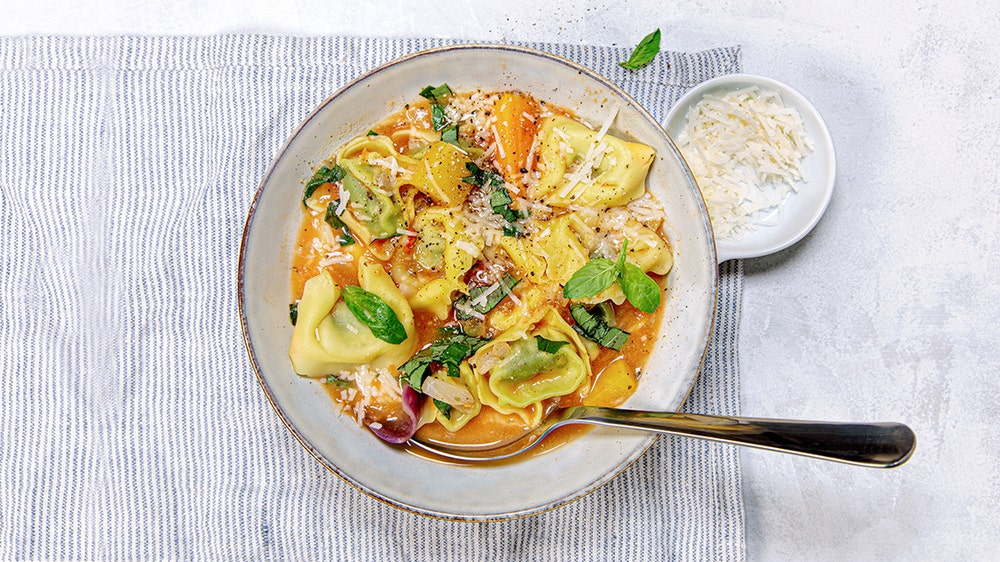 Minestronesuppe med tortellini