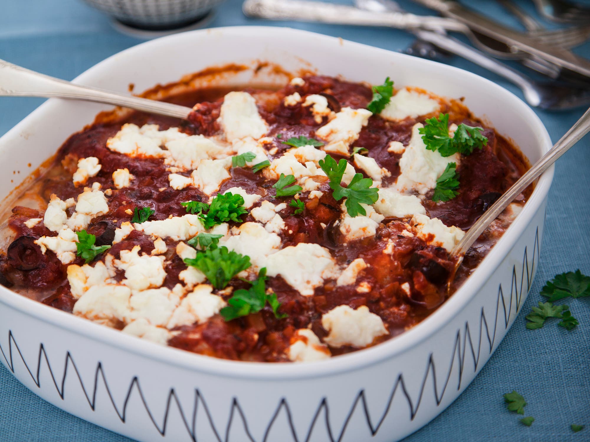 Middelhavsgrateng med torsk, oliven og fetaost