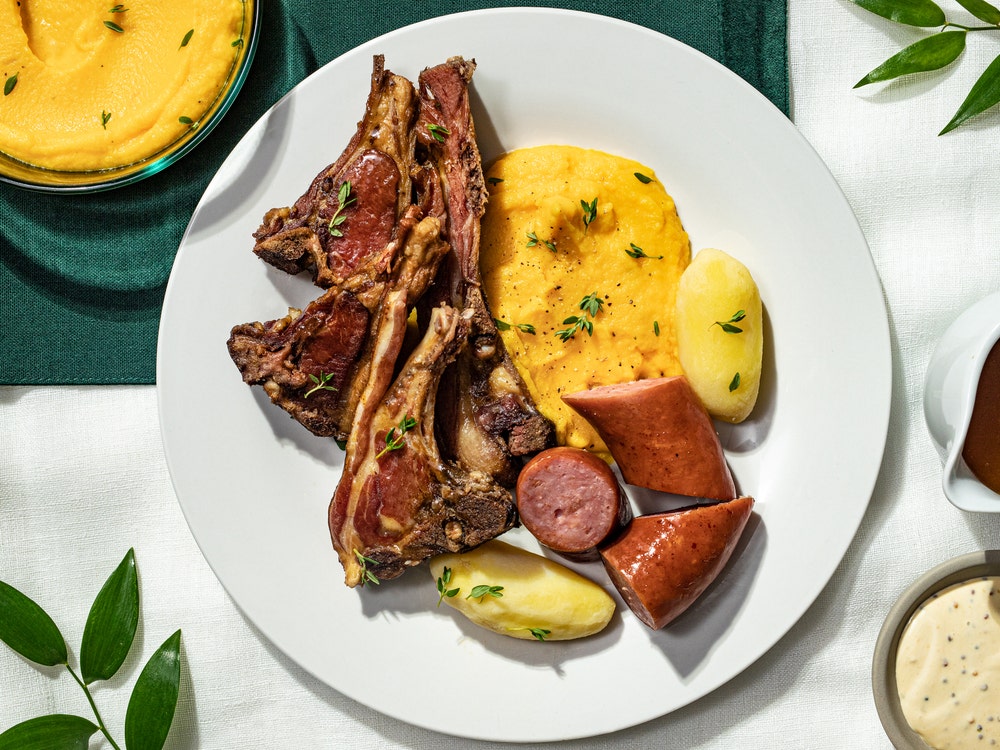 Pinnekjøtt med rotmos og sennepsaus