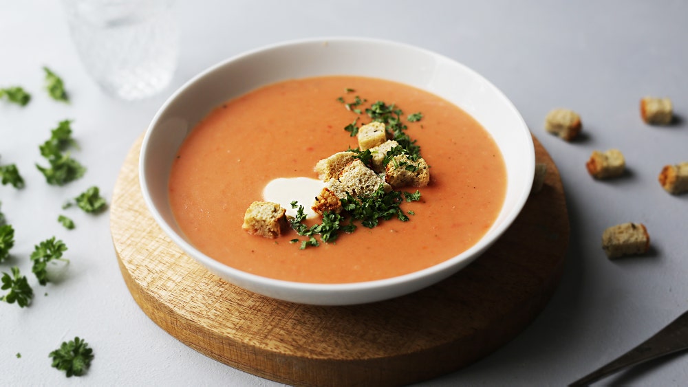Kremet tomat- og potetsuppe