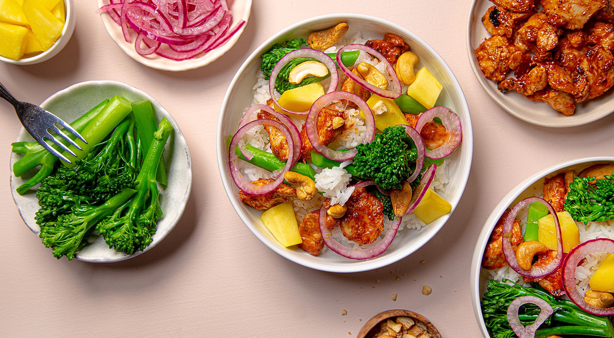 Sticky kylling med mango og brokkolini