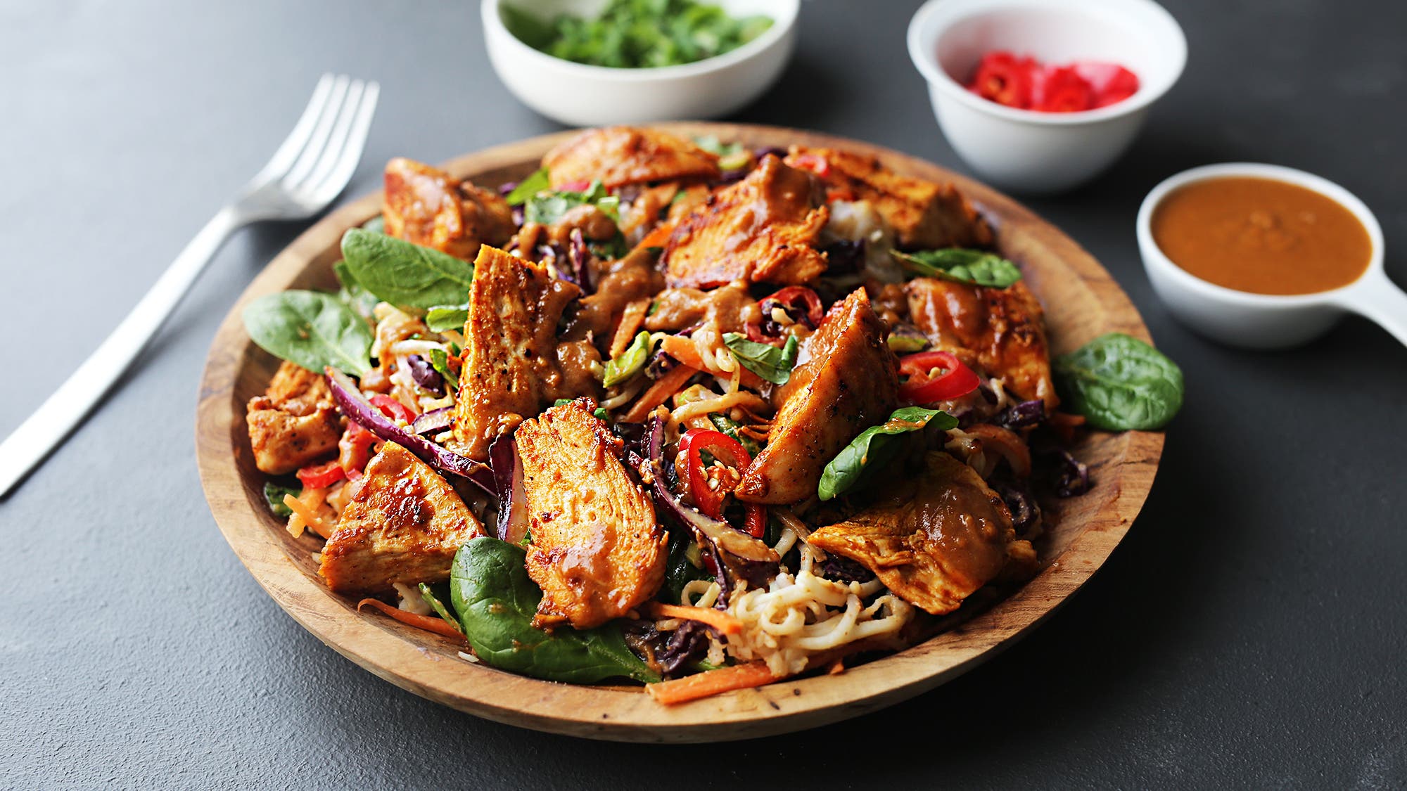 Thaisalat med sprø kylling