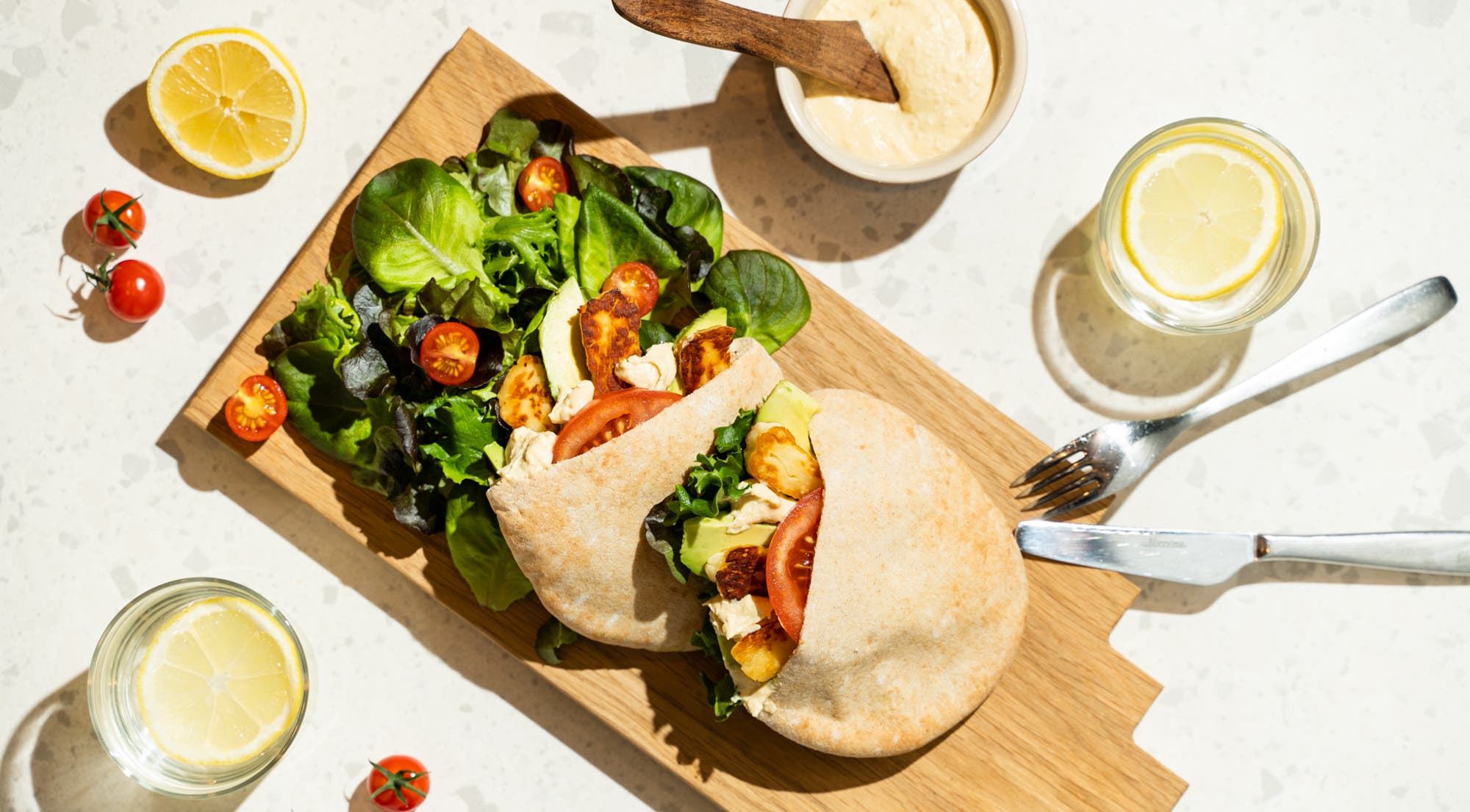 Halloumi- og avokadopita