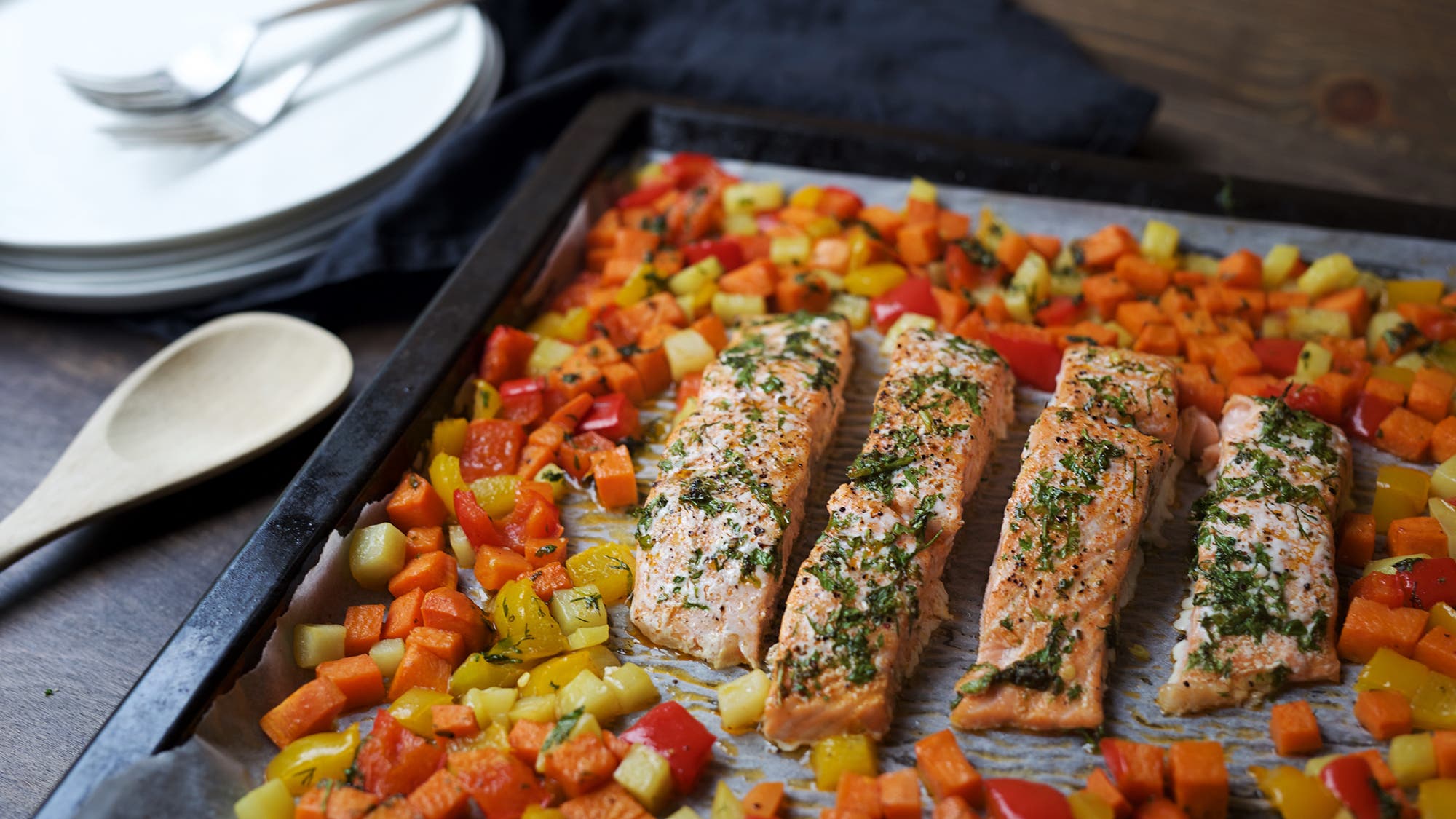 Alt-i-ett form med laks