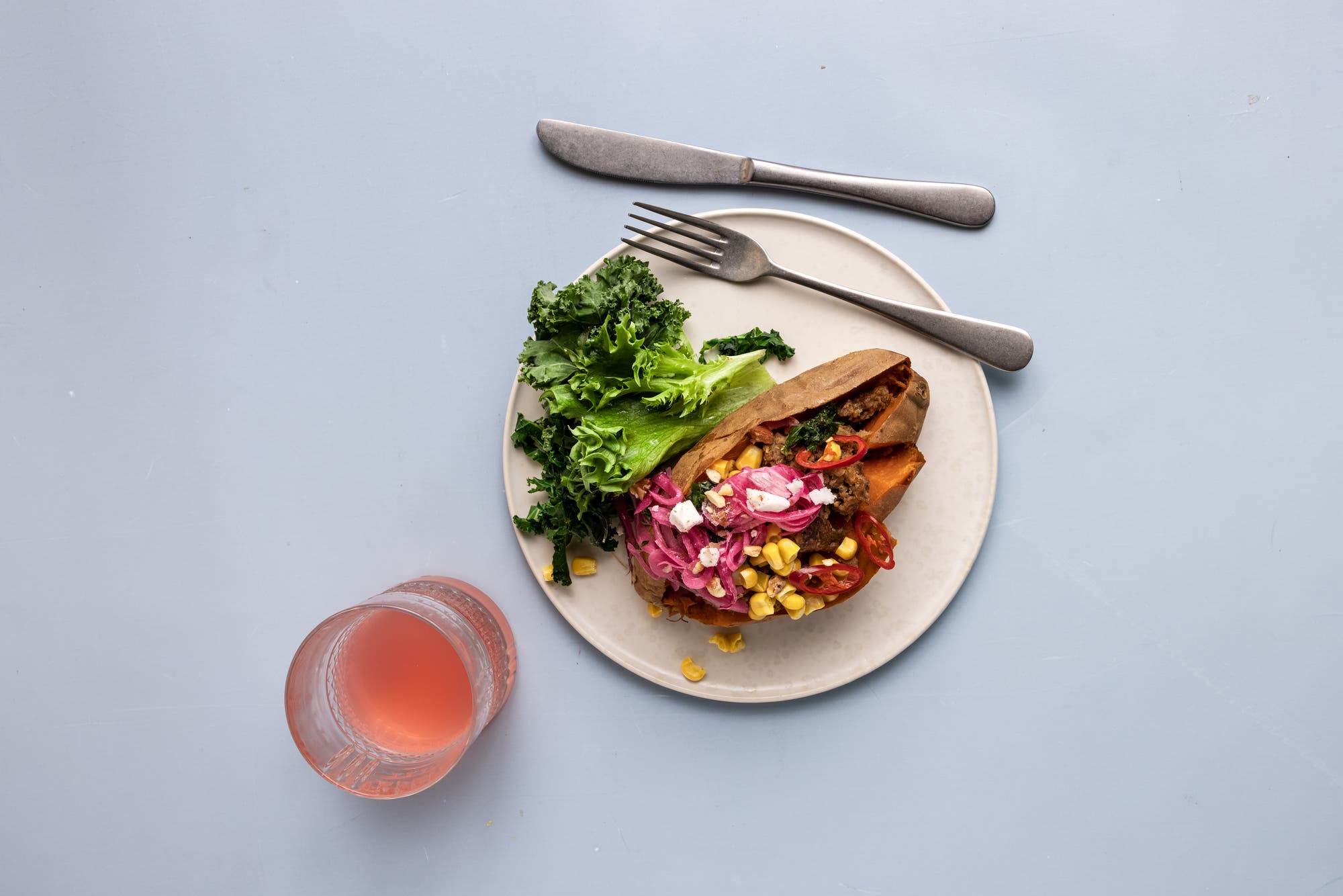 Bakt søtpotet med vegetarfyll