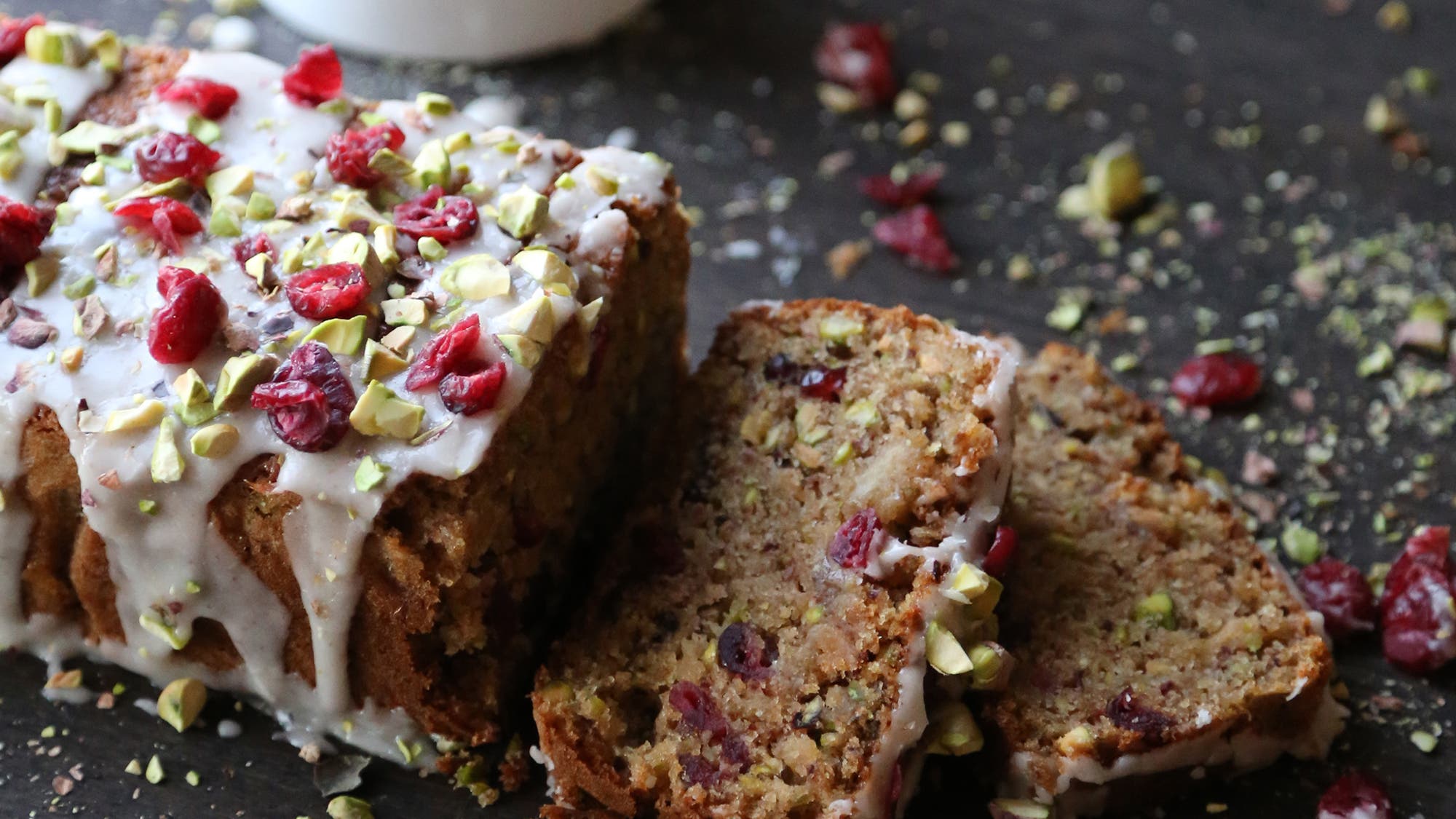 Eple, tranebær og pistasjbrød