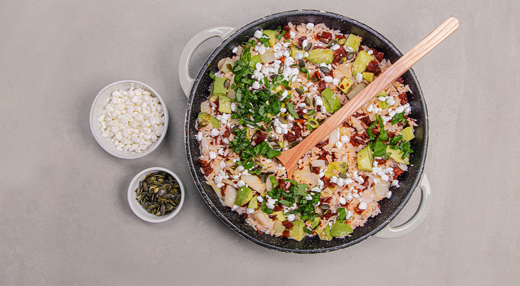 Ris Pilaff med avokado og soltørket tomat