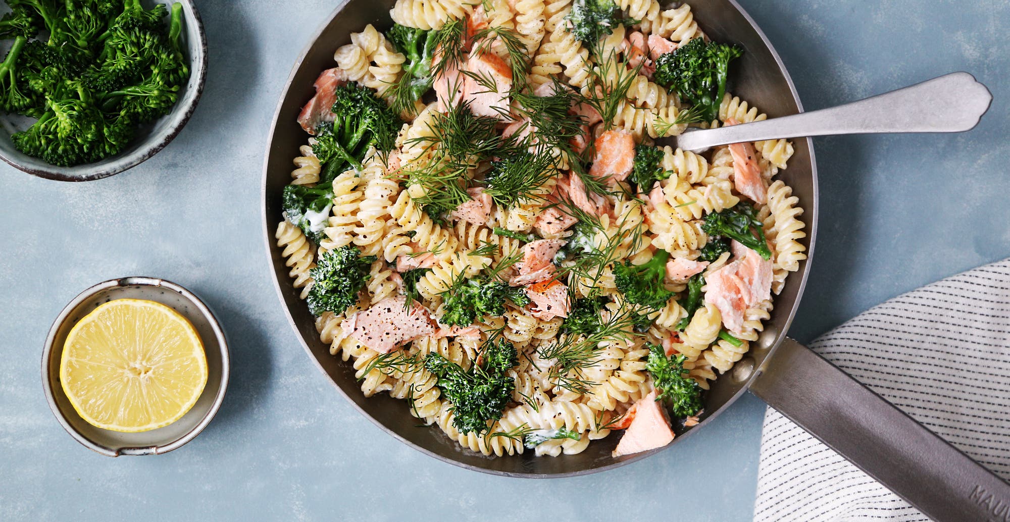 Kremet pastaform med laks