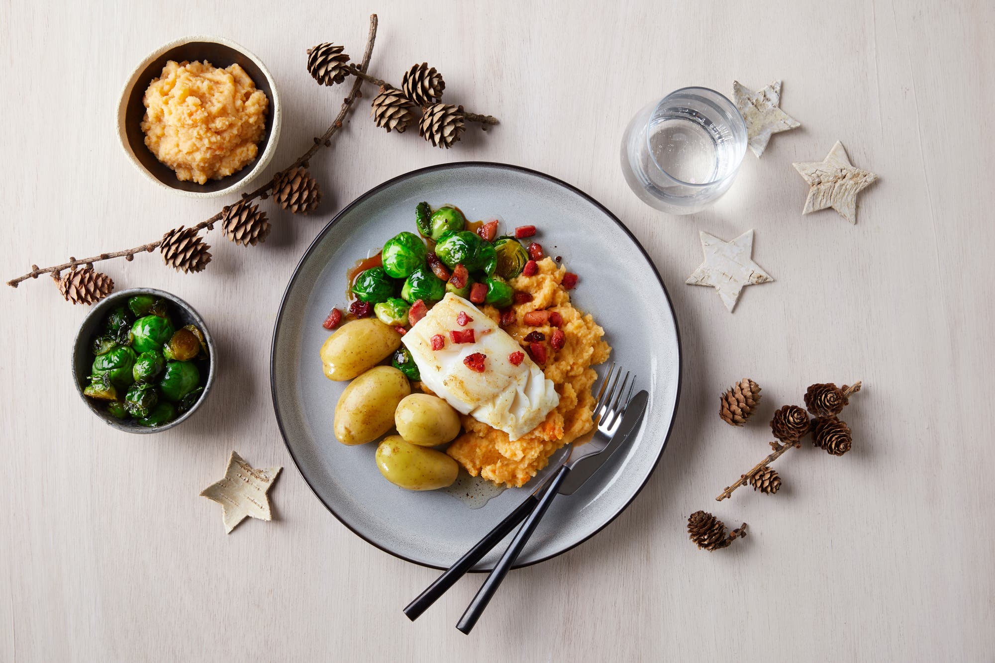 Stekt juletorsk med rotmos, rosenkål og baconfett