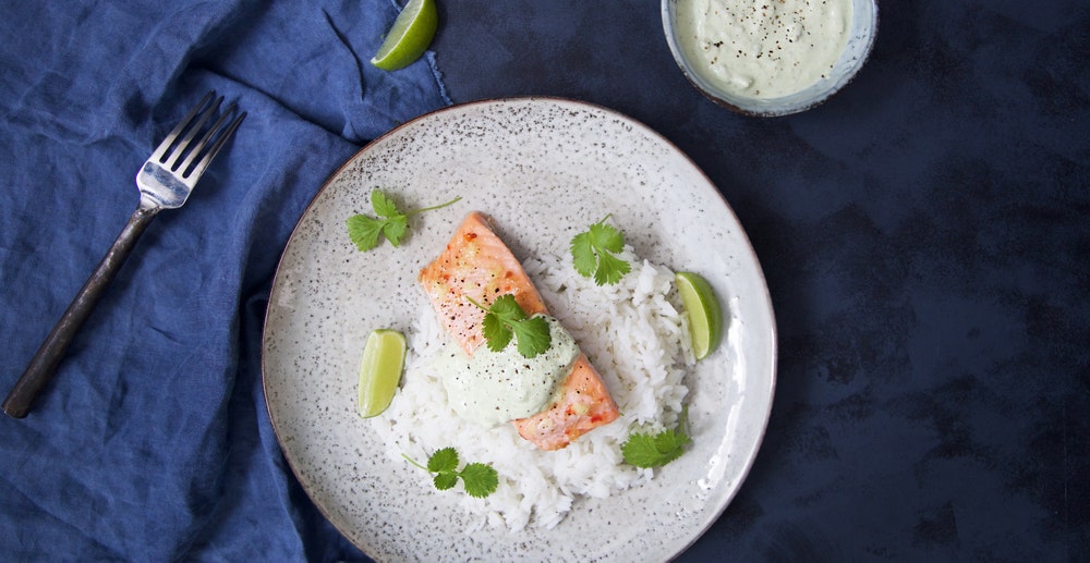 Ovnsstekt laks med ris og avokadokrem