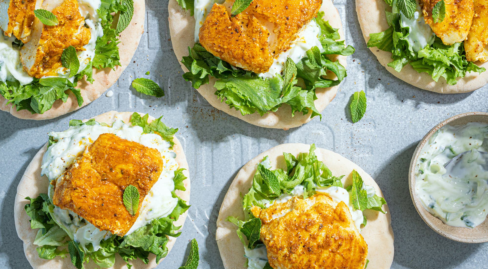 Rask tikka-torsk på pitabrød