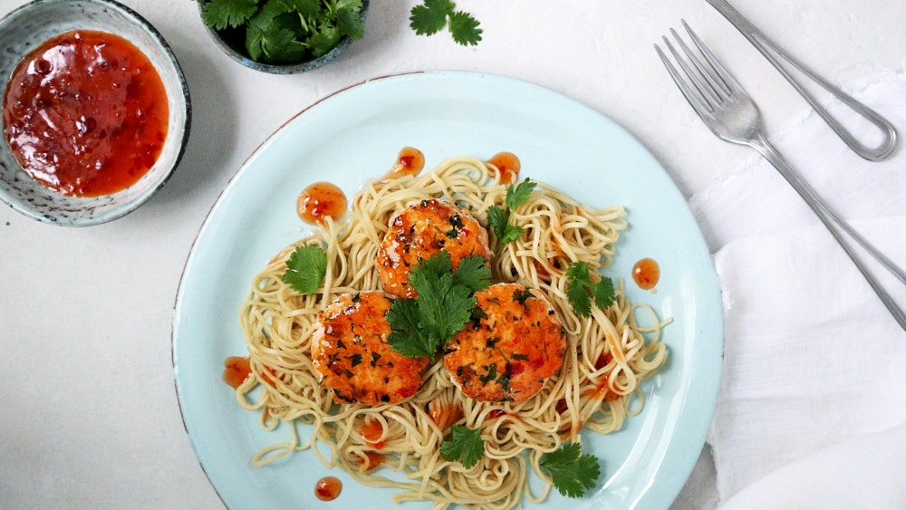 Thaifiskekaker med nudler