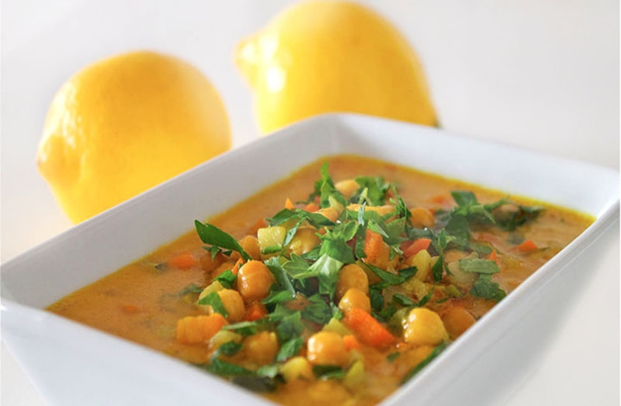 Spicy thaigryte med grønnsaker og kikerter