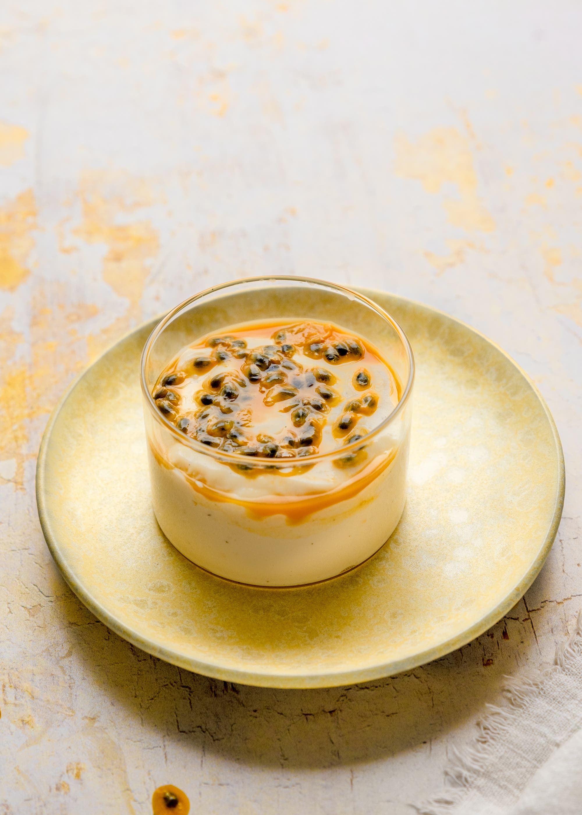 Panna cotta med pasjonsfrukt