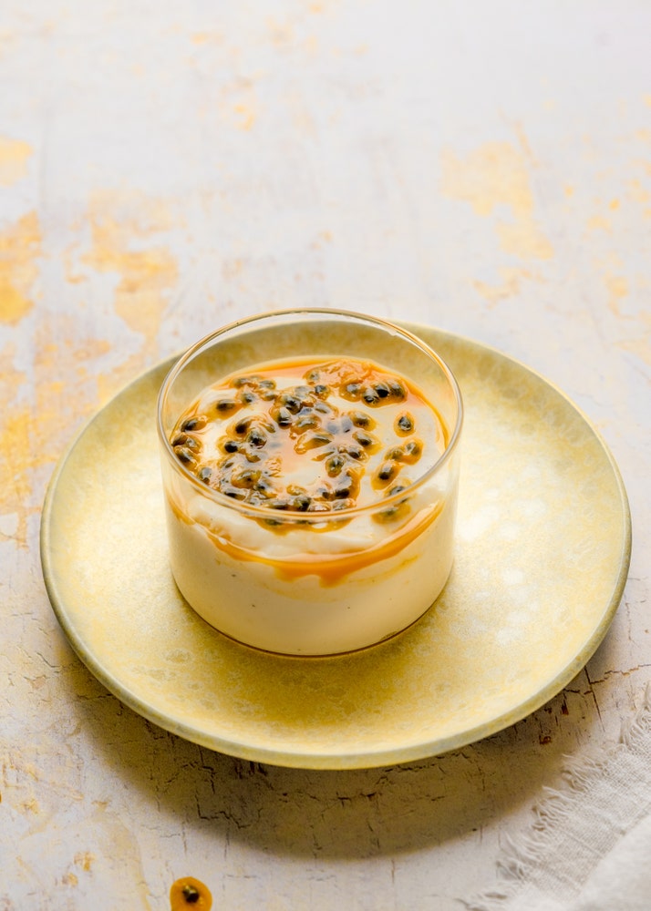 Panna cotta med pasjonsfrukt