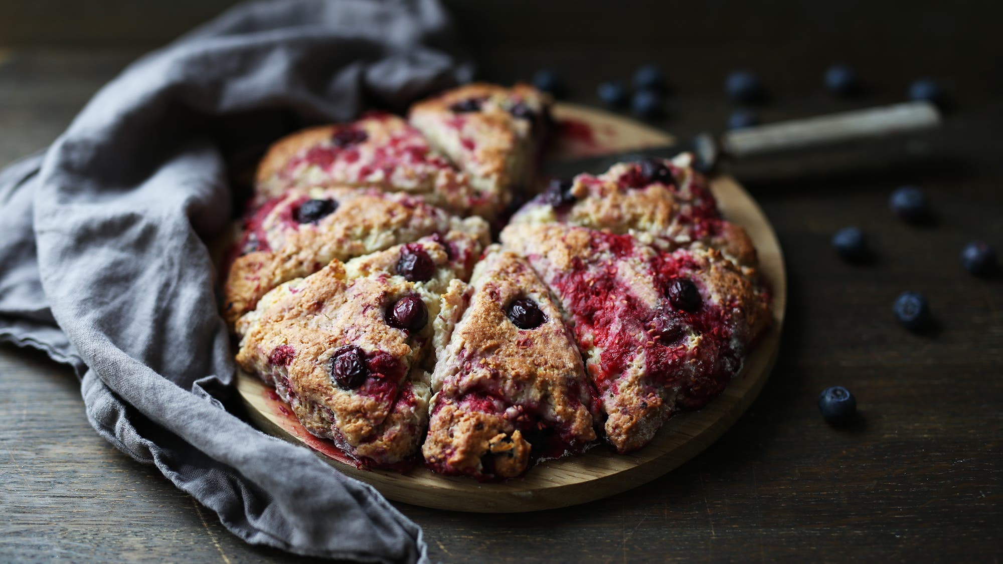 Frokostscones med bær