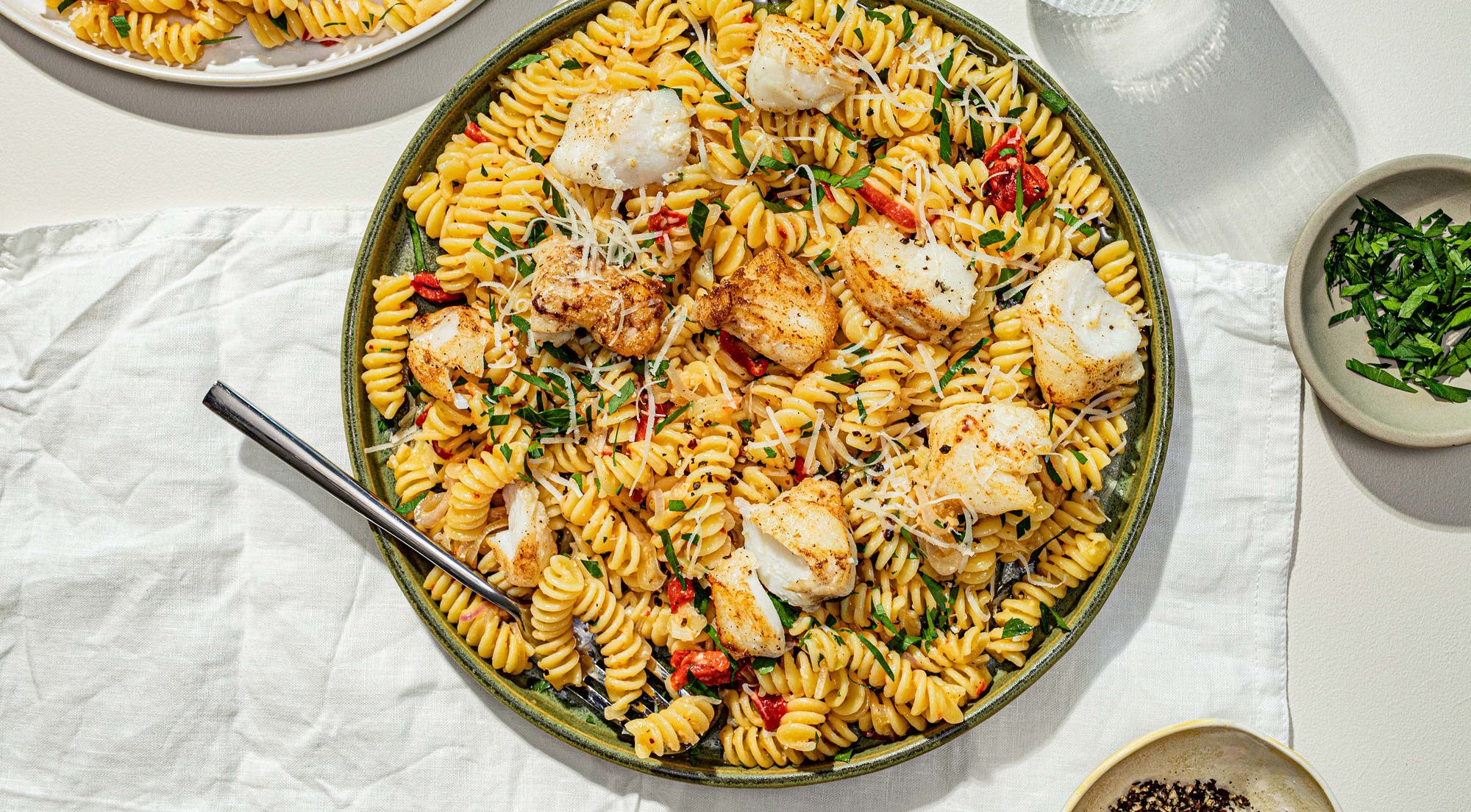 Steinbit med paprika- og hvitløksfusilli