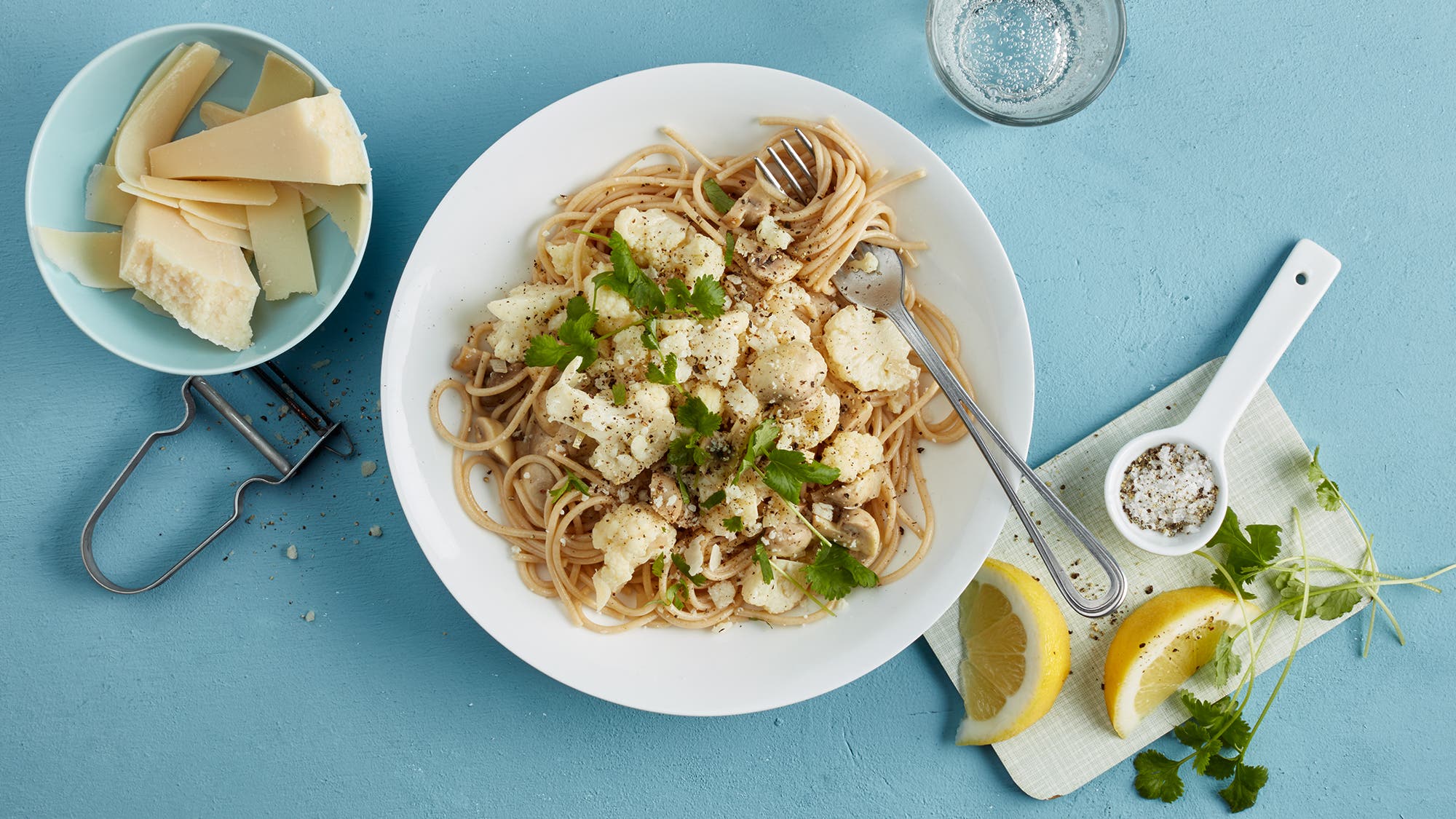 Spaghetti med blomkål og parmesan
