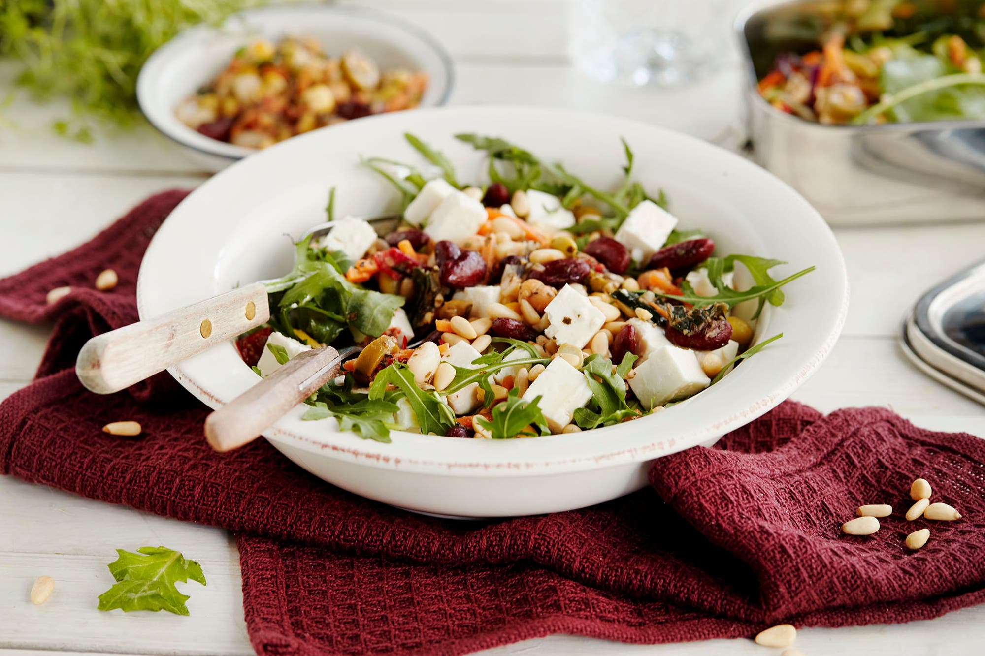 Vegetarsalat med bønner og oliven
