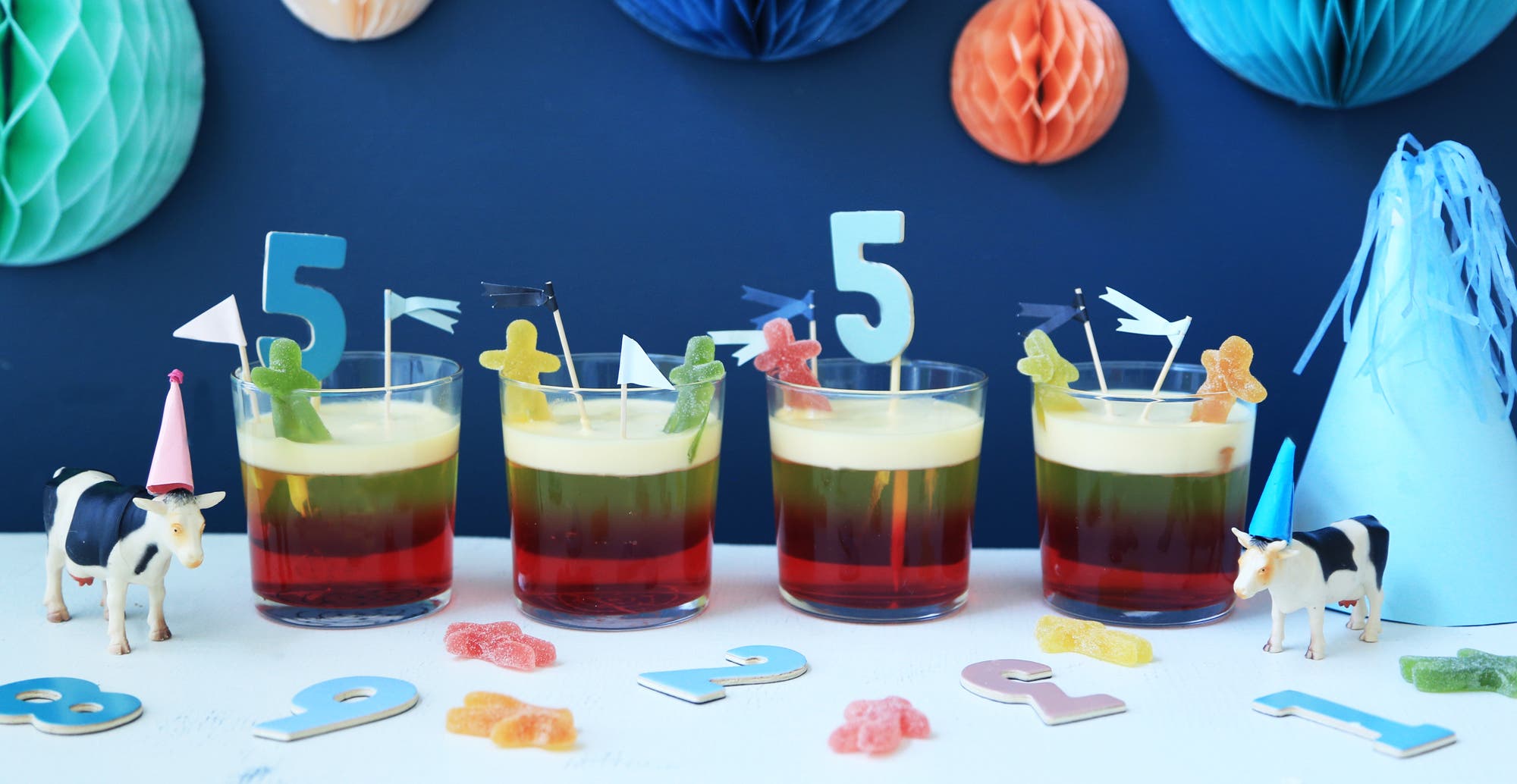 Bursdagsgelé med vaniljekrem