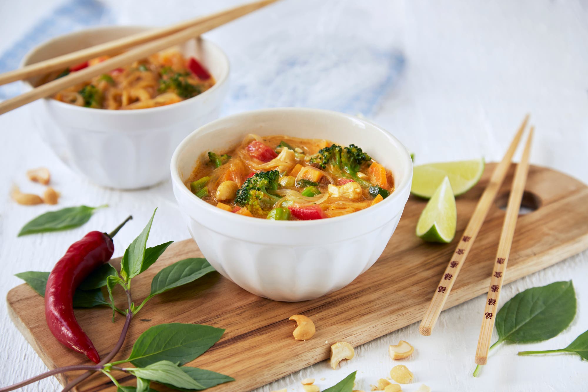 Thai grønnsaksuppe med glassnudler