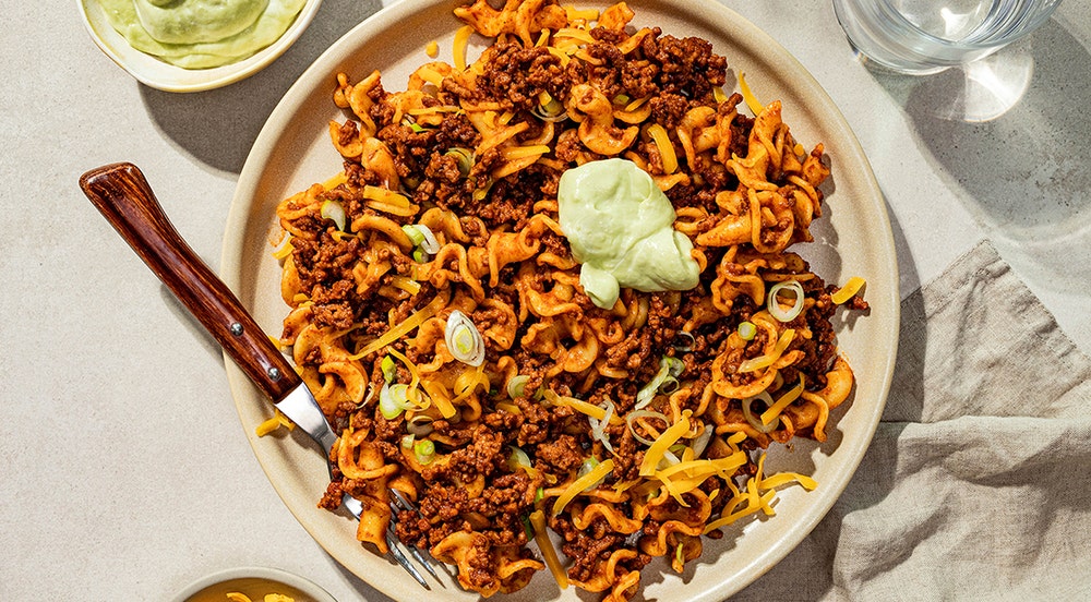 Pasta med tacokjøttsaus og avokadokrem