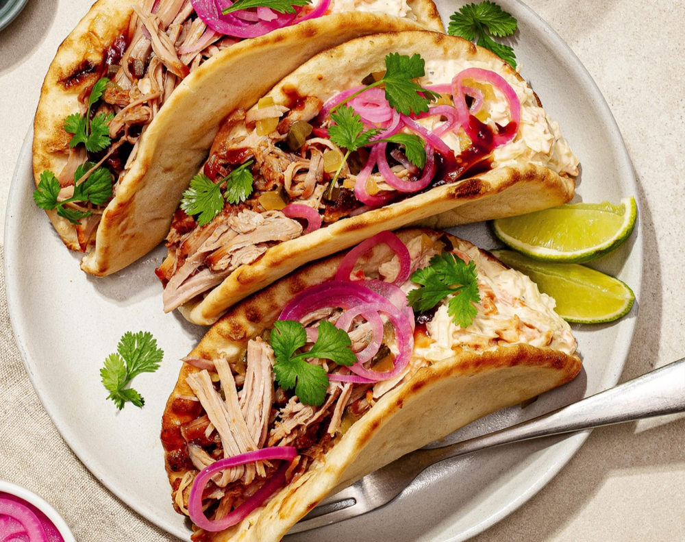Pulled pork med syltet rødløk og coleslaw