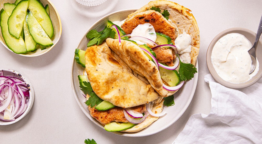 Tandoori kyllingburger i nanbrød