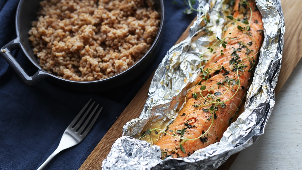 Honningbakt laks med byggris