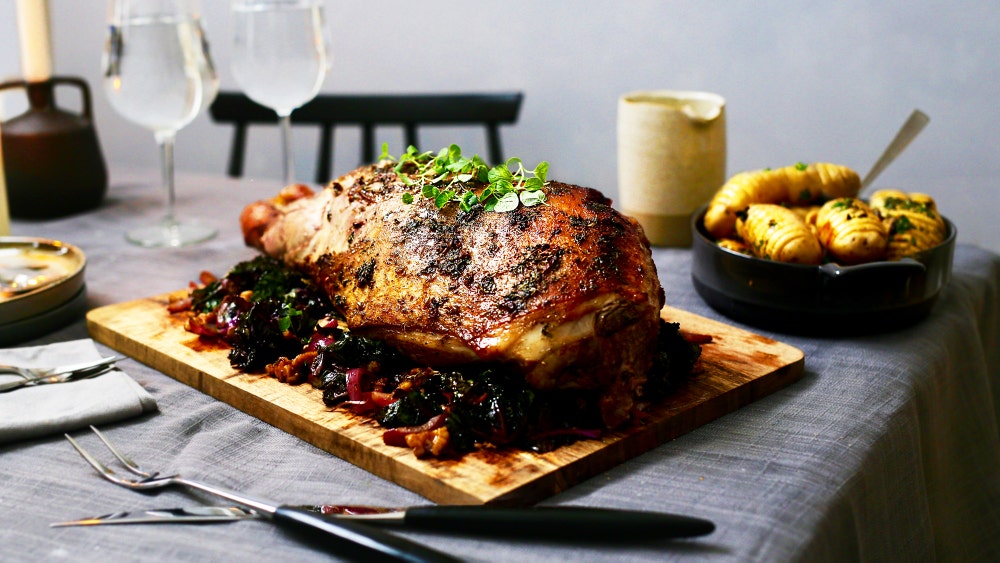 Helstekt lammelår med balsamicosaus