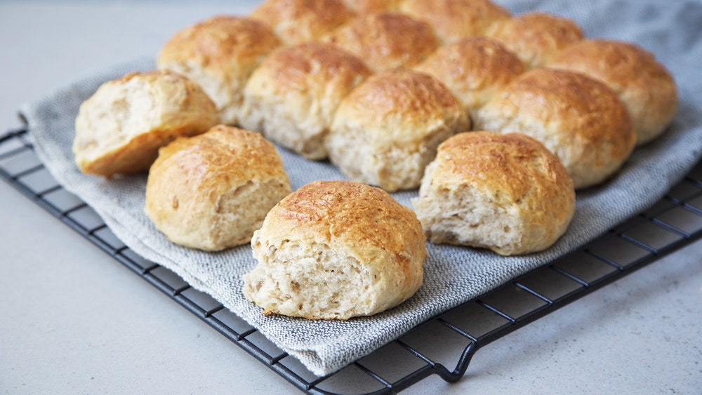 Grovt brytebrød med eplesmak