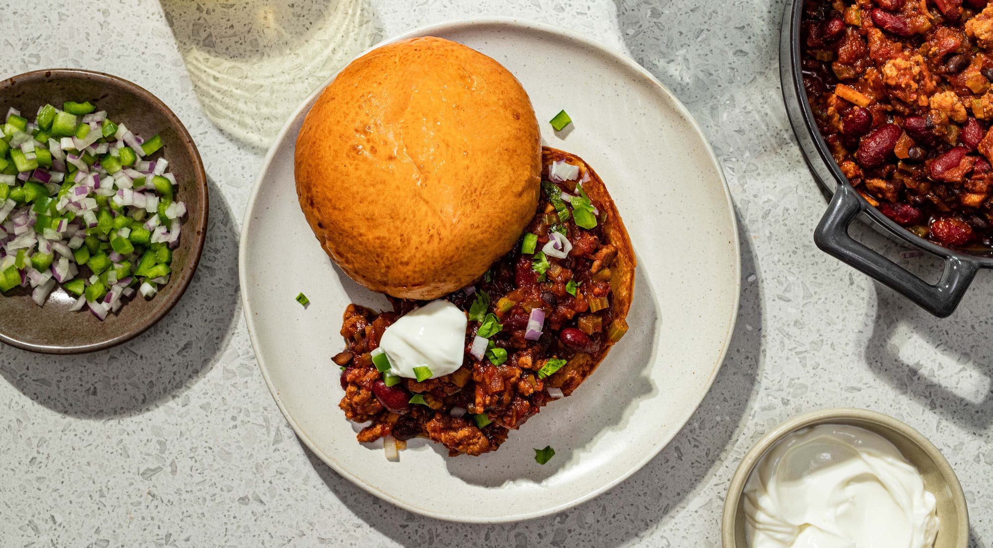 Chili con carne med lam og briochebrød