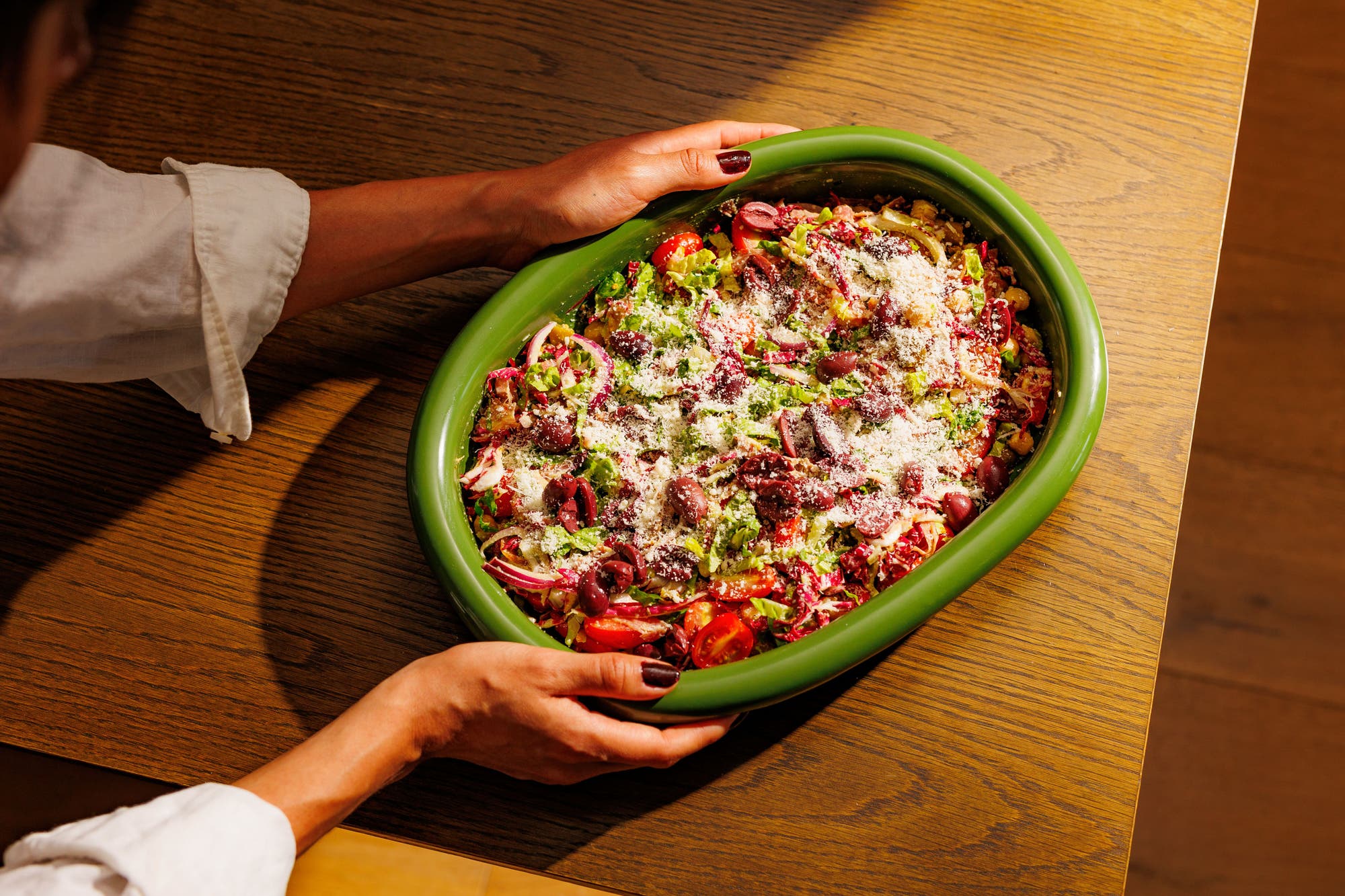 Italiensk salat med salami