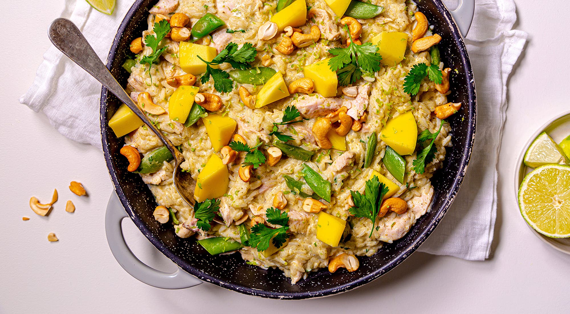 Alt-i-ett panne med kylling og mango