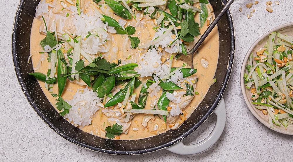 Torsk i red curry med eple og cashewnøtter