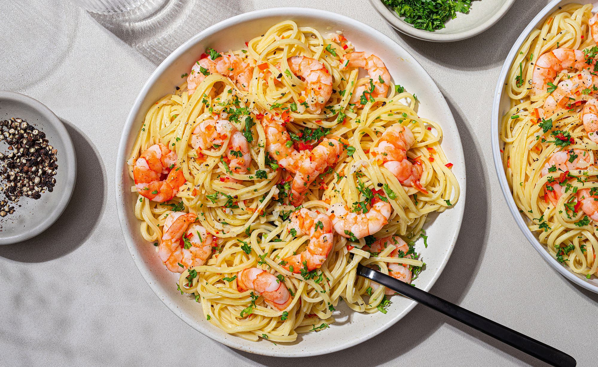 Rask pasta med scampi, chili og hvitløk