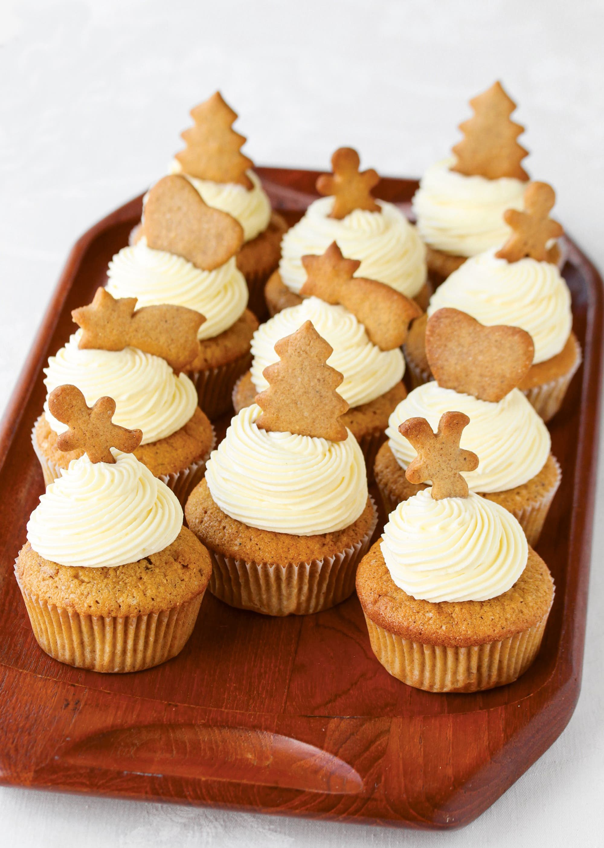 Pepperkakemuffins med kremostglasur