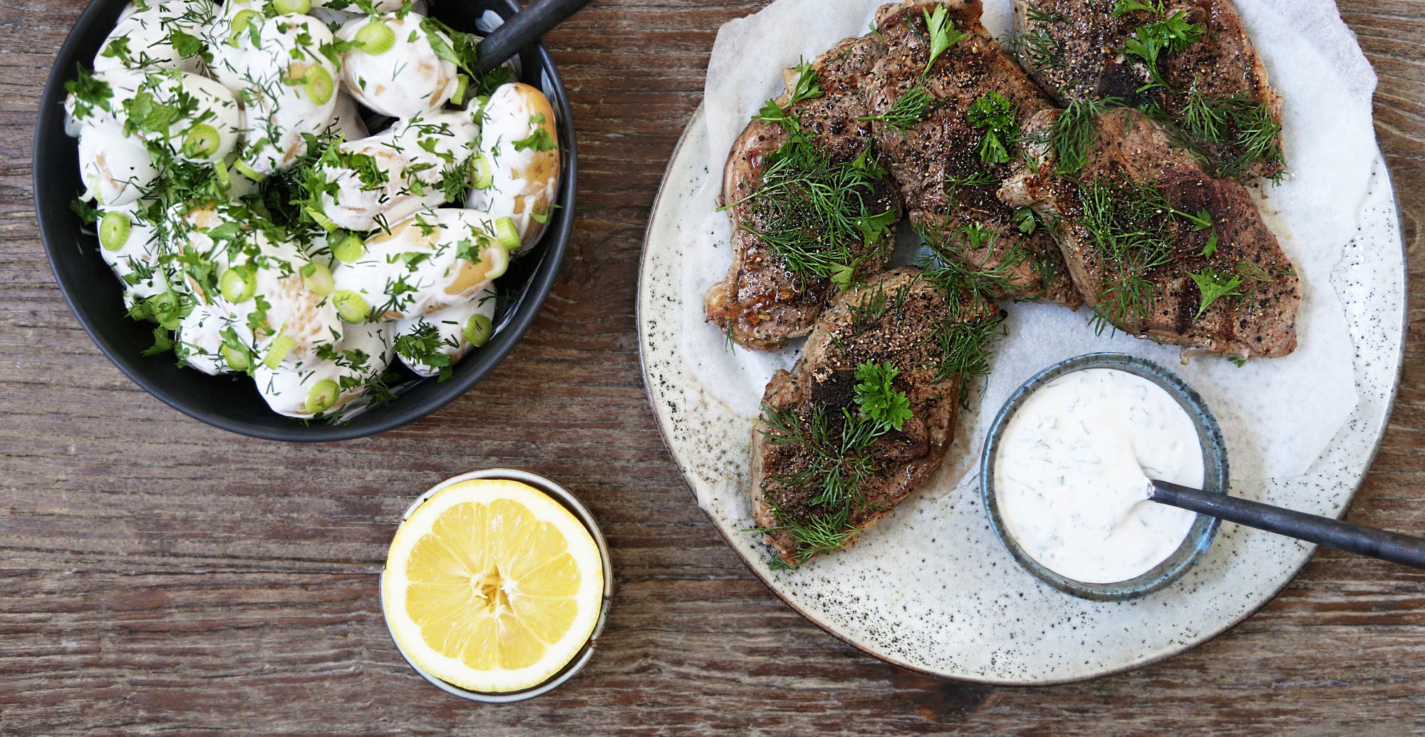 Grillede lammekoteletter med potetsalat