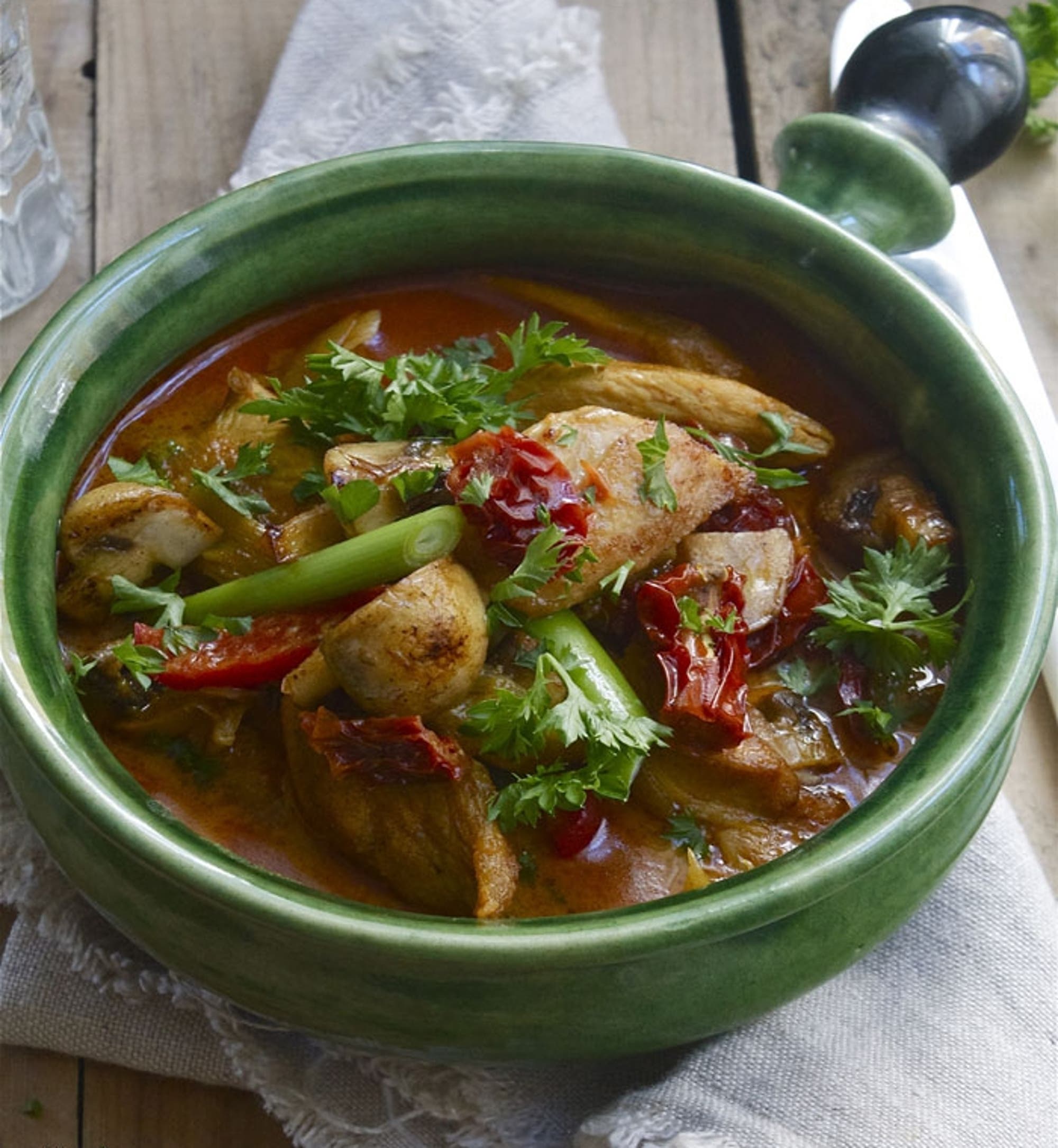 Kyllinggryte med paprika og stekt champignon